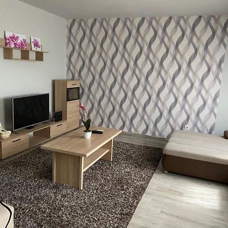 Апартаменты Tamara Apartman Хайдусобосло Экстерьер фото