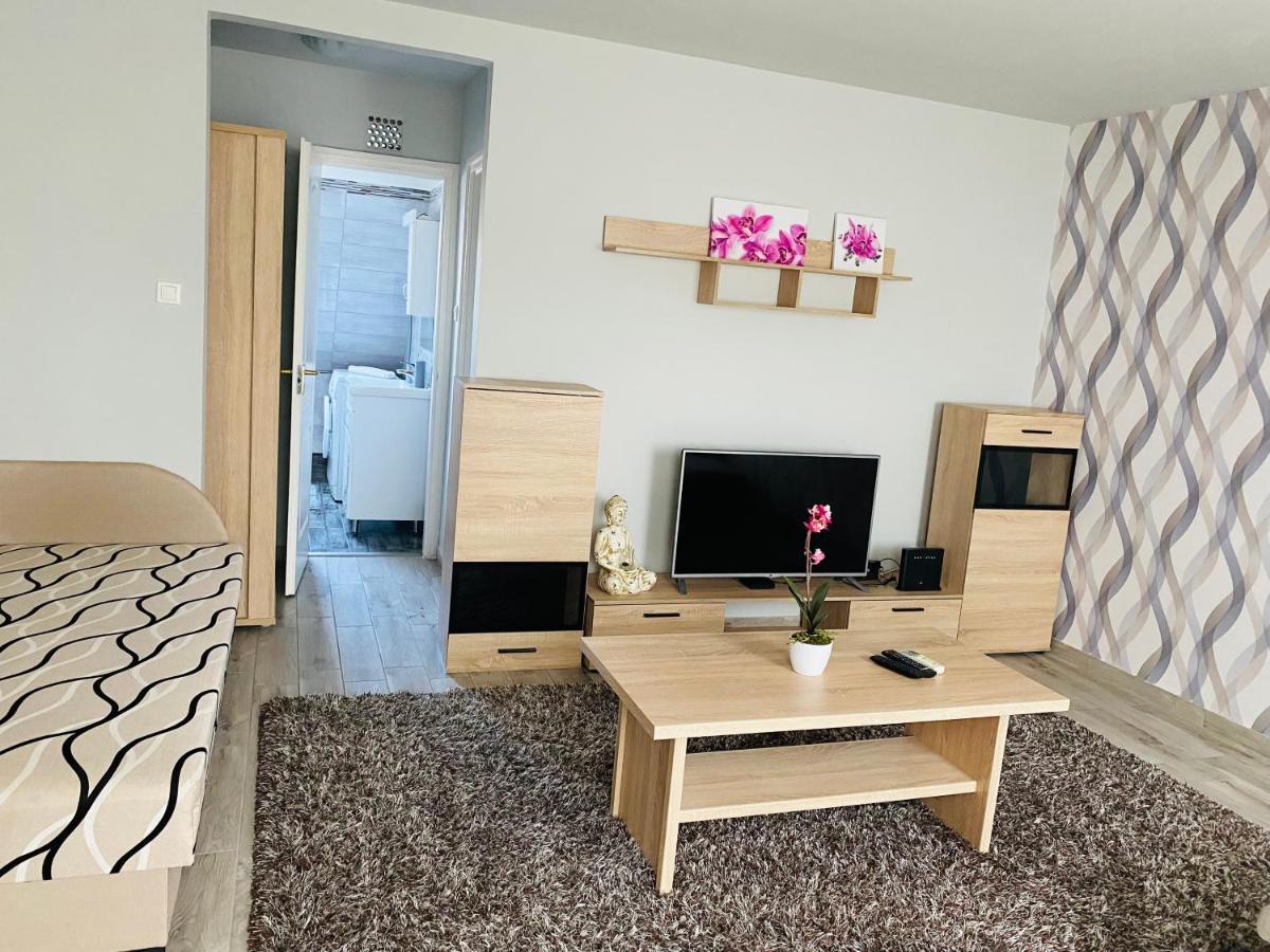 Апартаменты Tamara Apartman Хайдусобосло Экстерьер фото