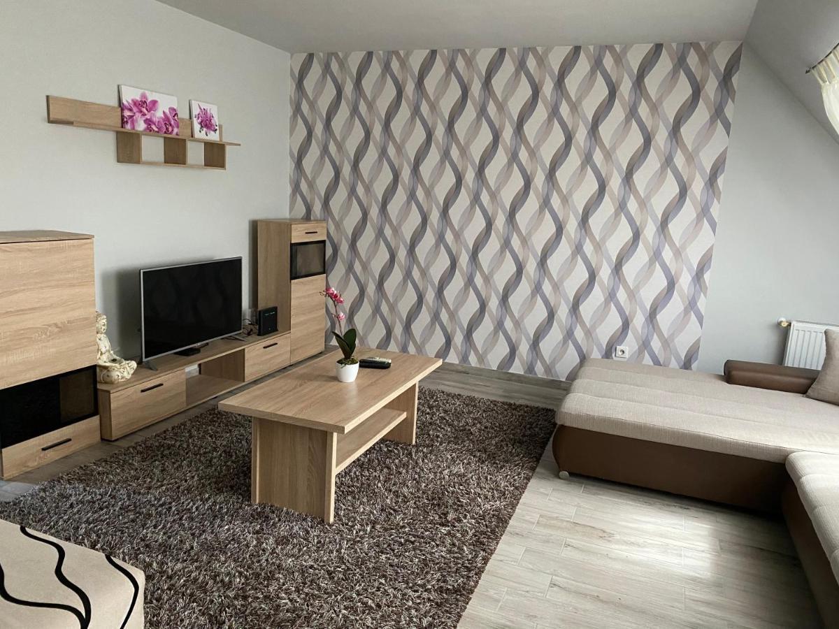 Апартаменты Tamara Apartman Хайдусобосло Экстерьер фото