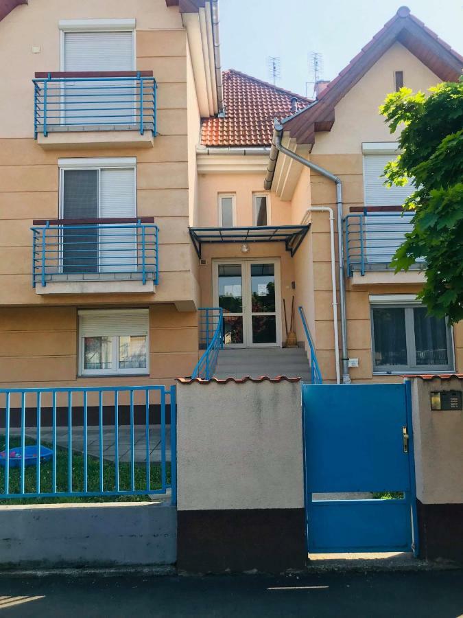 Апартаменты Tamara Apartman Хайдусобосло Экстерьер фото